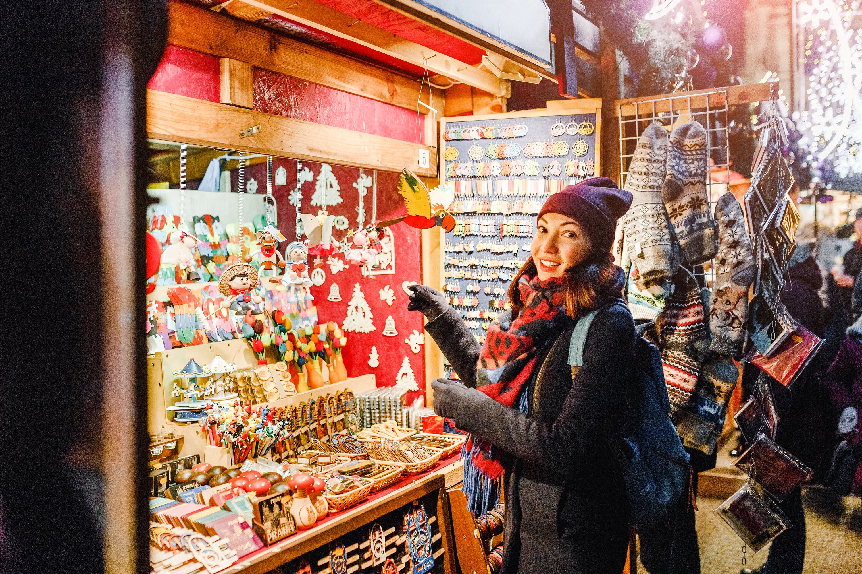 10 Days before Christmas Dec 15 - 24: Imported Retail Hut (not made by owner)